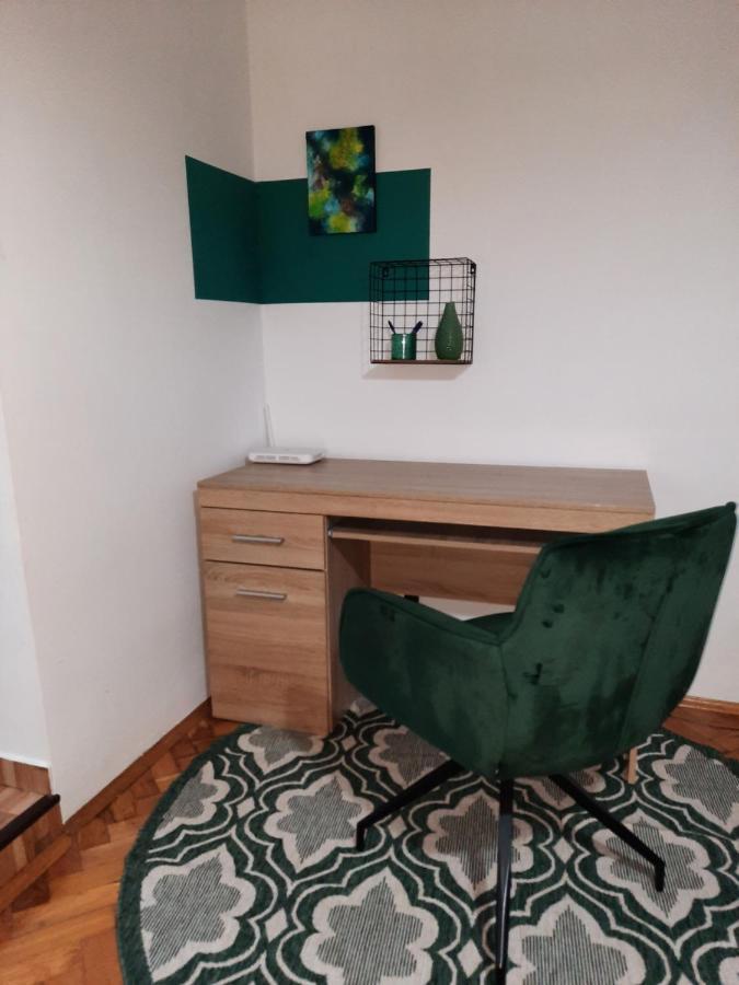קלוז'-נאפוקה Cozy Three Rooms Apartment מראה חיצוני תמונה